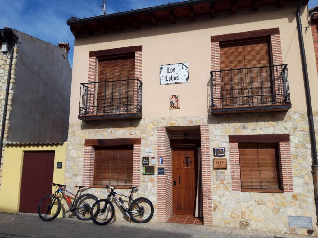 Hotel para ciclistas en Sauquillo de Cabezas, Segovia - Casa Rural Los Lobos